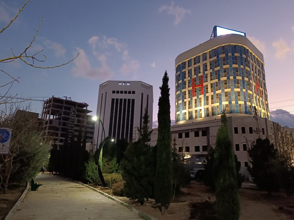 تصویر بیمارستان در حال ساخت تپش