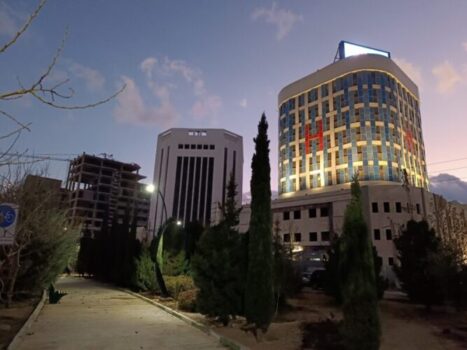 تصویر بیمارستان در حال ساخت تپش